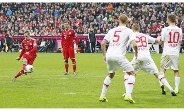 El Bayern se lleva sin problemas el derbi ante el Augsburgo