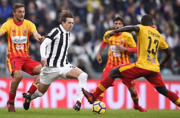 Juventus - Opzione Bernardeschi e Douglas Costa per la Sampdoria
