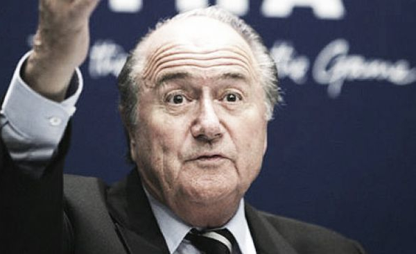 Blatter vuelve a la carga