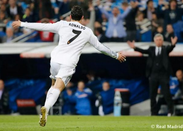 Il Madrid travolge l'Osasuna al Bernabéu: 4-0 e che gol Ronaldo!