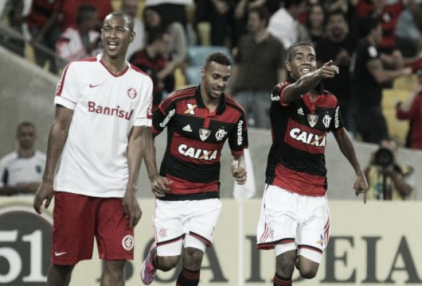Com dois gols de Gabriel, Flamengo vence e tira o Internacional do G-4
