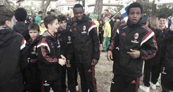 Jogadores sub-10 do Milan são alvos de insultos racistas na Itália