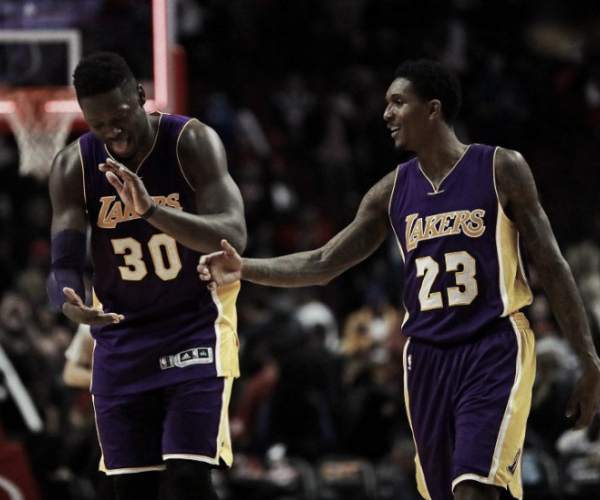 Los Lakers superan a Chicago de la mano de un gran Julius Randle