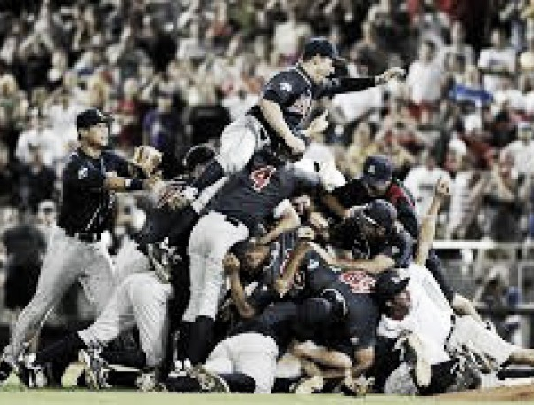 Walking Off to Omaha: Arizona Wildcats become 1st team to clinch College World Series berth