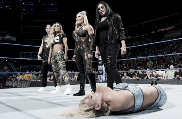 Tamina, Carmella y Natalya "se cargan" el main event