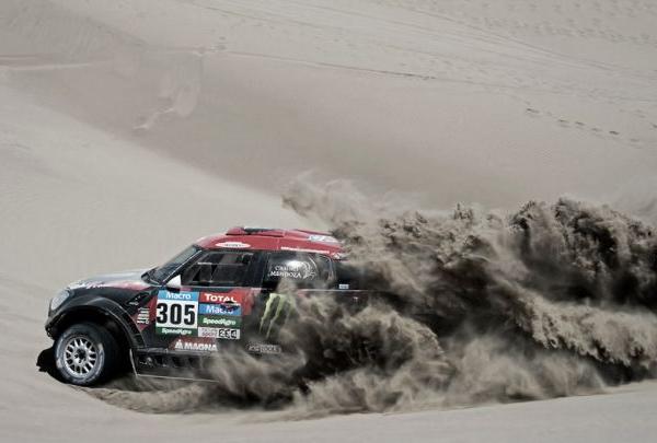 Dakar 2015, Terranova vince la settima tappa. Tra i camion domina Loprais