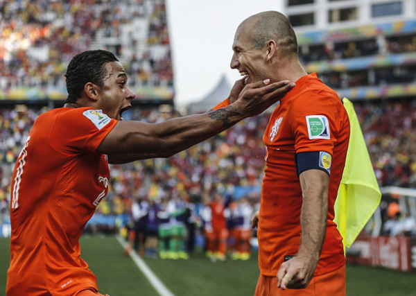 Olanda - Cile: le polemiche sull'arbitraggio e gli elogi di Robben