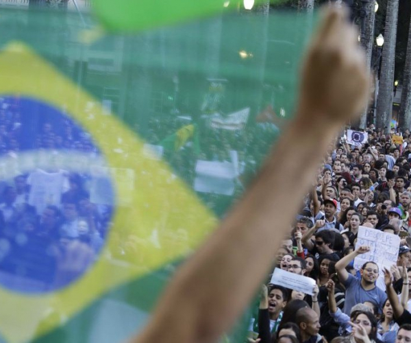 Il Brasile di Scolari tra campo e rivolta