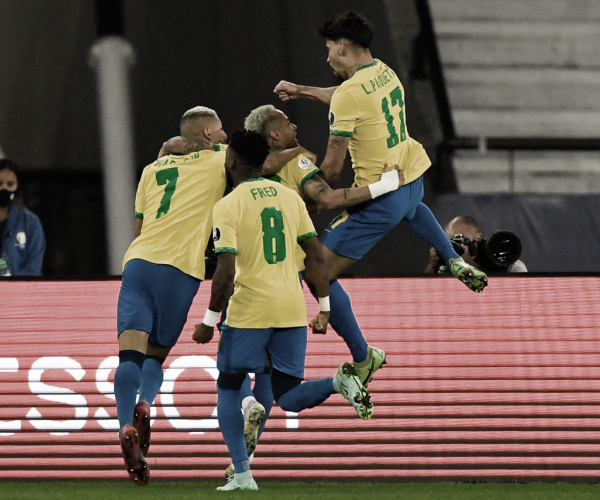Com um a menos, Brasil supera Chile e está na semifinal da
Copa América
