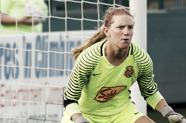 Portland Thorns sign goalkeeper Britt Eckerstrom