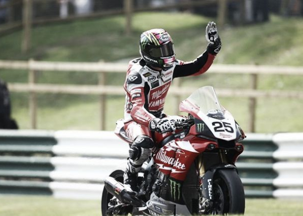 Josh Brookes vence primeira corrida do Campeonato Britânico de Superbike em Cadwell Park