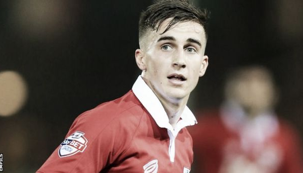 Bryan signs new Bristol City contract