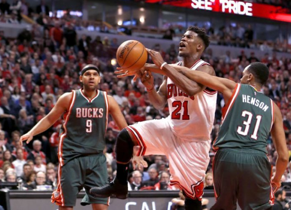 Chicago Bulls - Milwaukee Bucks Live 2015 NBA Playoff Result and Scores in Game 3 (113-106)