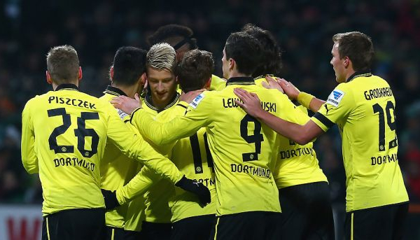 Il BVB agguanta il terzo posto, ma l'Augsburg organizza lo scherzo perfetto