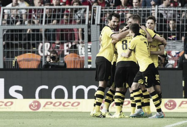 Bundesliga: Dortmund perfetto, prima per l'Augsburg, Stoccarda zero spaccato
