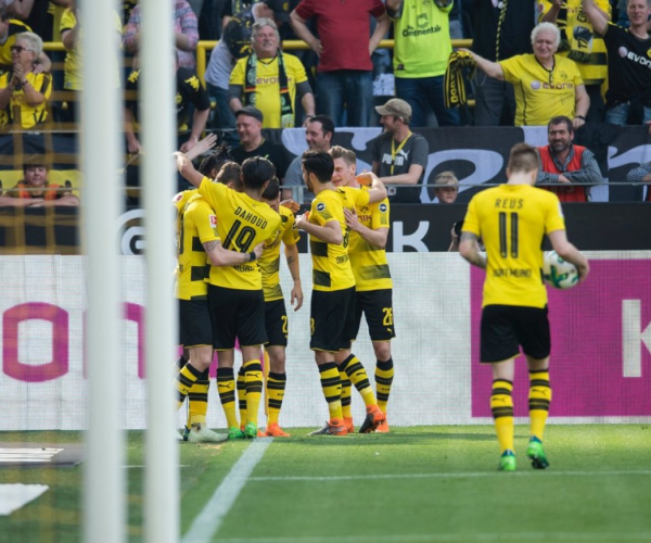 Bundesliga - Al Signal Iduna Park il Borussia Dortmund doma lo Stoccarda (3-0)