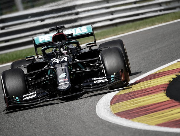 Hamilton y Mercedes se florearon en Spa