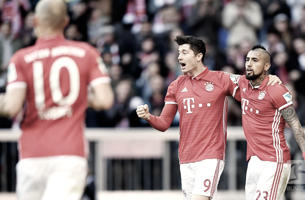 Doppio Lewandowski e Douglas Costa. Il Bayern risolve la pratica Eintracht (3-0)