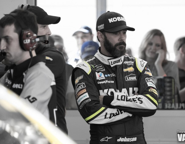 Jimmie Johnson Signs Contract Extension with Hendrick Motorsports