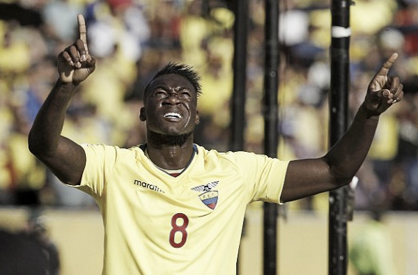 Ecuador vence a Uruguay y se mantiene con puntaje perfecto