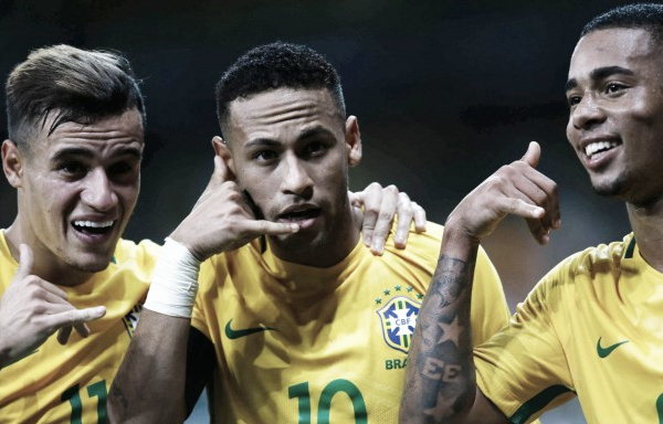 Mundial 2018: samba brasileiro dá 3 passos à frente e esmaga Argentina