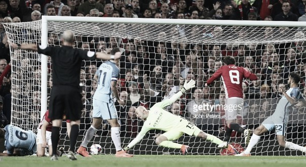 Mourinho volta a sorrir: United vence City no duelo de Manchester