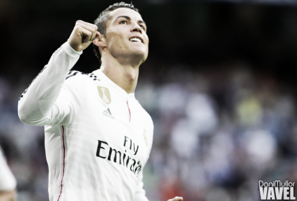 Ronaldo, tercer deportista y primer futbolista mejor pagado según Forbes