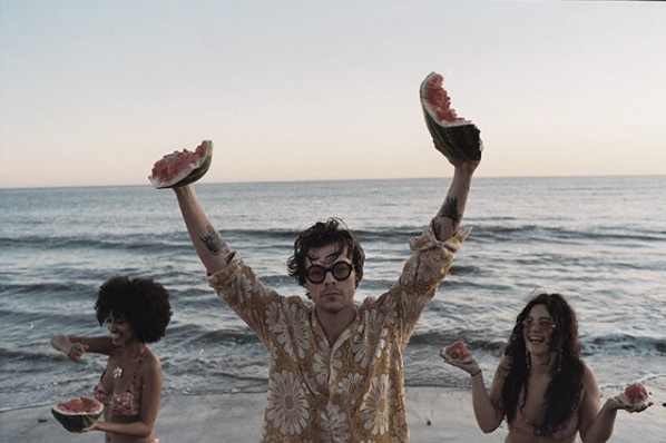 Harry Styles lanza el videoclip de "Watermelon Sugar"