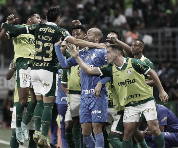 Palmeiras vira sob o Santos e conquista o tri do Paulistão