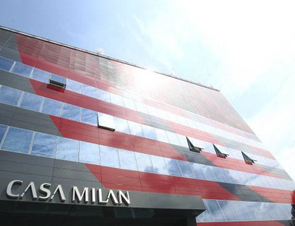 Cessione Milan, oggi la fumata bianca: si va verso la proroga di un mese