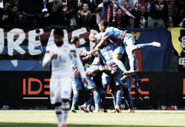 Il Caen fa un gran regalo al PSG: battuto 3-0 il Lione