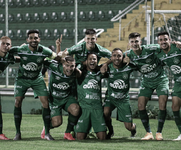 Chapecoense goleia e rebaixa Metropolitano no Campeonato
Catarinense