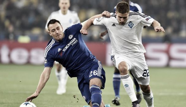 El Chelsea sufre para no caer derrotado en Kiev