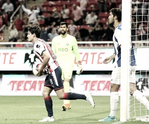 Chivas empata con Porto; Copa Tecate queda sin celebración