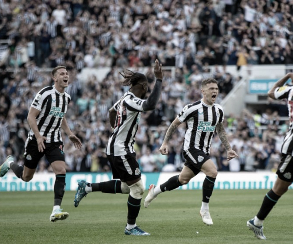 Newcastle goleia Aston Villa e se mantém no G-4 da Premier League