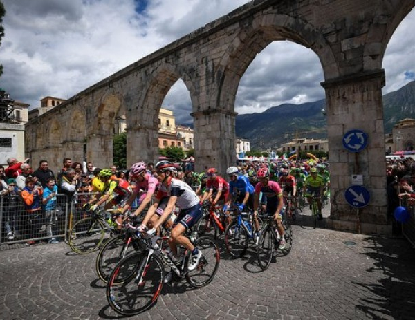 Giro d'Italia 2016, 8° tappa: la corsa si accende nel finale