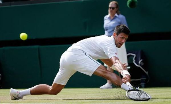 Wimbledon 2015, Djokovic supera Tomic in tre set