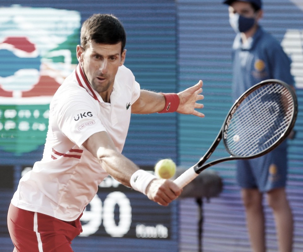 Djokovic, en camino hacia un tercer título en Serbia