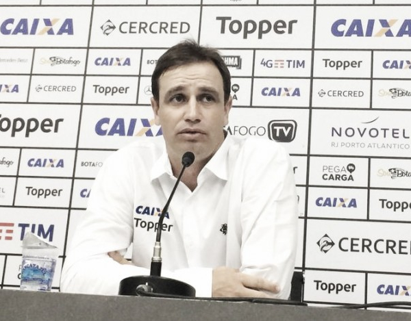 Felipe Conceição lamenta eliminação na Copa do Brasil e foca na Taça Guanabara