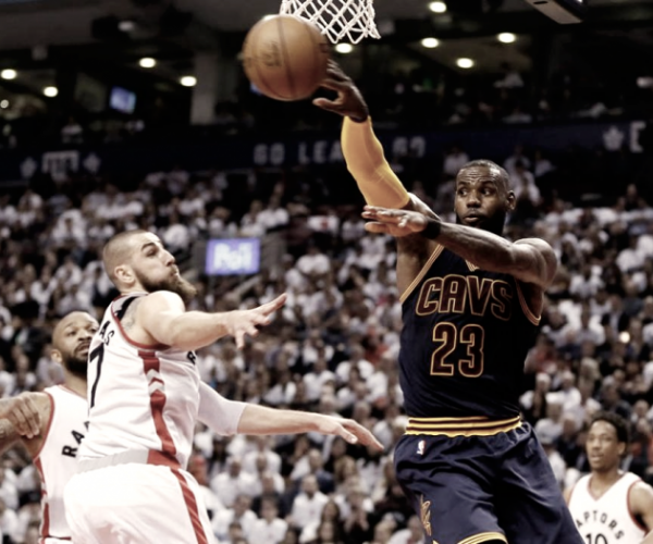 NBA Playoffs - LeBron James guida i Cavaliers alla vittoria in Gara 3