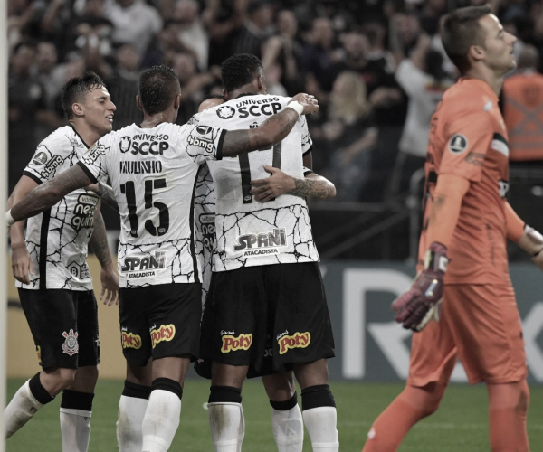 Corinthians vence Deportivo Cali graças a gol contra e embola grupo E da Libertadores