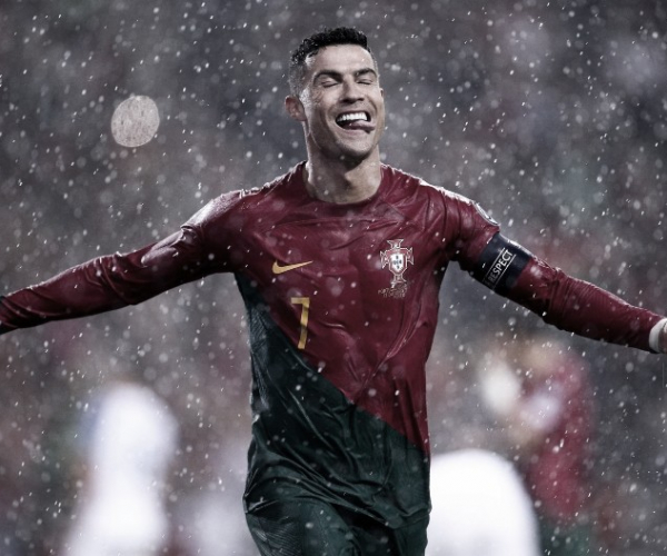 Cristiano Ronaldo brilha com dois gols, Portugal vence Eslováquia e se classifica para Euro