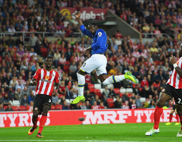 Premier League, Lukaku's back on business: l'Everton trionfa 0-3 allo Stadium of Light