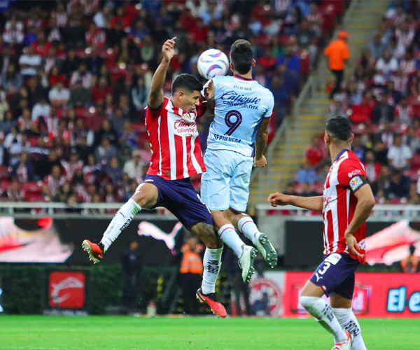 Goles y resumen del Cruz Azul 3-0 Chivas en Liga MX 2024