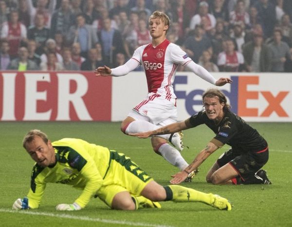 Europa League, all'Ajax basta Dolberg: Standard Liegi battuto 1-0