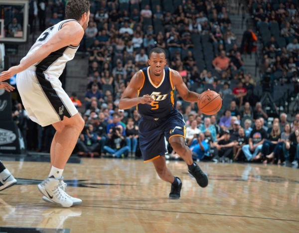 NBA - Utah Jazz corsari in Texas, primo passo falso stagionale degli Spurs (91-106)