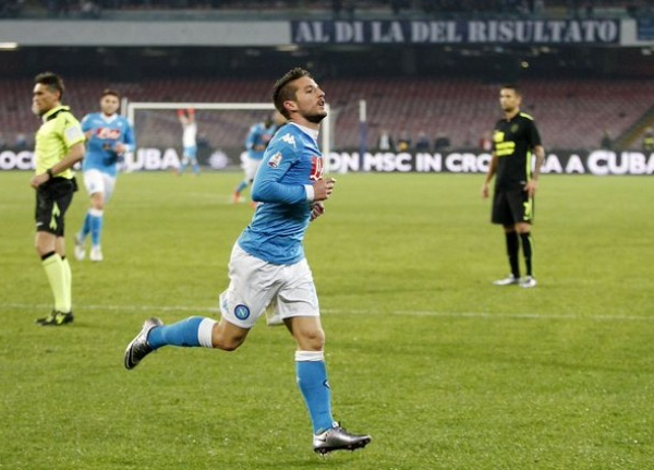 Un Napoli cinico e micidiale ne fa 3 al Verona e si lancia ai quarti contro l'Inter