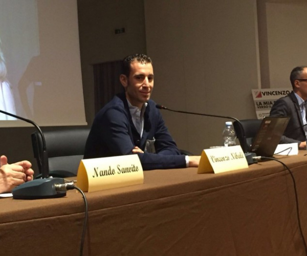 Vincenzo Nibali torna a scuola: "È il primo mattone per costruire il futuro"