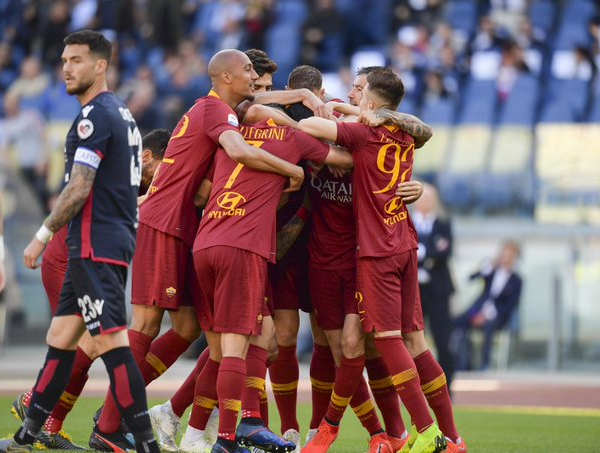 Serie A - La Roma cala il tris: battuto 3-0 un Cagliari troppo arrendevole