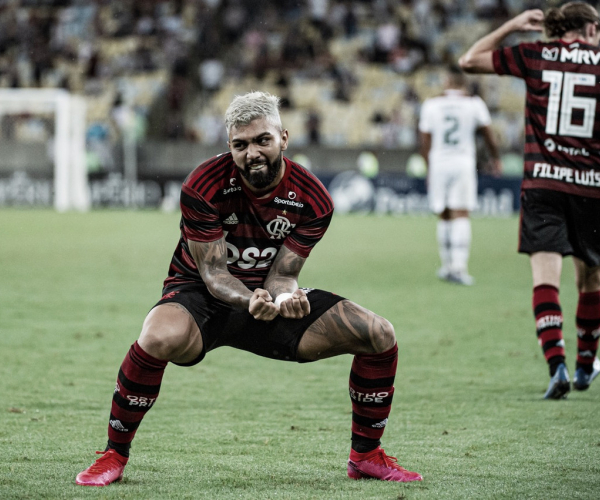 Flamengo esboça goleada, Fluminense reage, mas Rubro-Negro chega à final